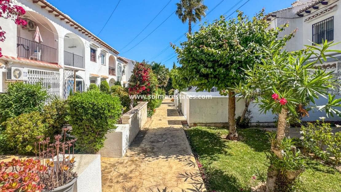 1 soverom Leilighet til salgs i Los Balcones med svømmebasseng - € 128 000 (Ref: 9867672)