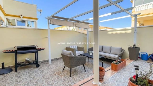 2 soveværelse Lejlighed til salg i Playa Flamenca, Orihuela med swimmingpool - € 176.900 (Ref: 9867673)