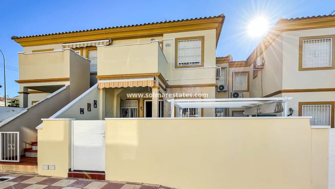 2 soveværelse Lejlighed til salg i Playa Flamenca med swimmingpool - € 176.900 (Ref: 9867673)