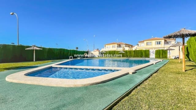 2 soveværelse Lejlighed til salg i Playa Flamenca, Orihuela med swimmingpool - € 176.900 (Ref: 9867673)