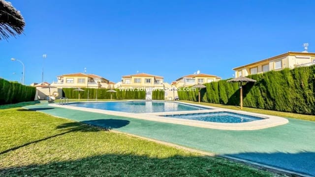 2 soveværelse Lejlighed til salg i Playa Flamenca, Orihuela med swimmingpool - € 176.900 (Ref: 9867673)