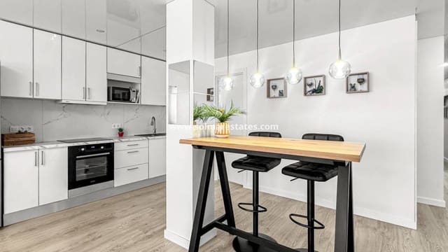 Apartamento de 3 habitaciones en Playa del Acequión, Torrevieja en venta - 244.000 € (Ref: 9867674)