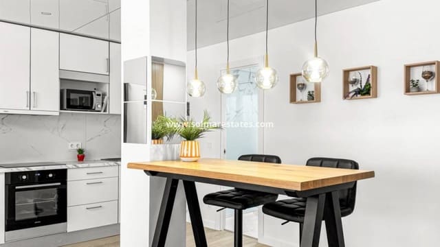 Apartamento de 3 habitaciones en Playa del Acequión, Torrevieja en venta - 244.000 € (Ref: 9867674)