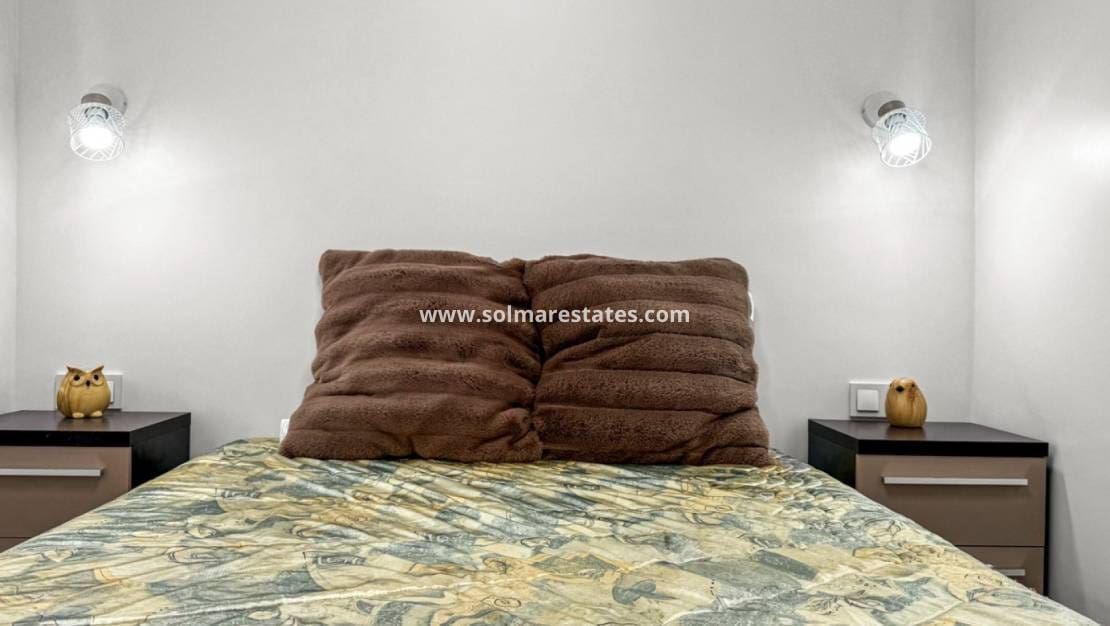 Apartamento de 3 habitaciones en Torrevieja en venta - 244.000 € (Ref: 9867674)