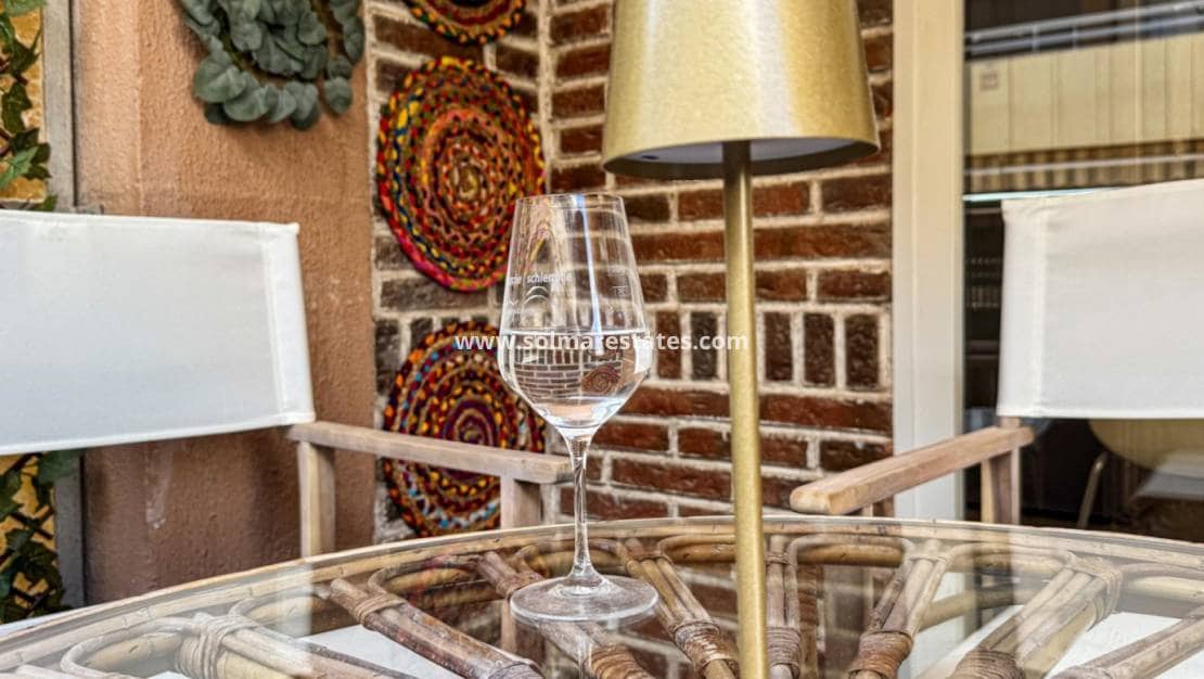 Apartamento de 3 habitaciones en Torrevieja en venta - 244.000 € (Ref: 9867674)