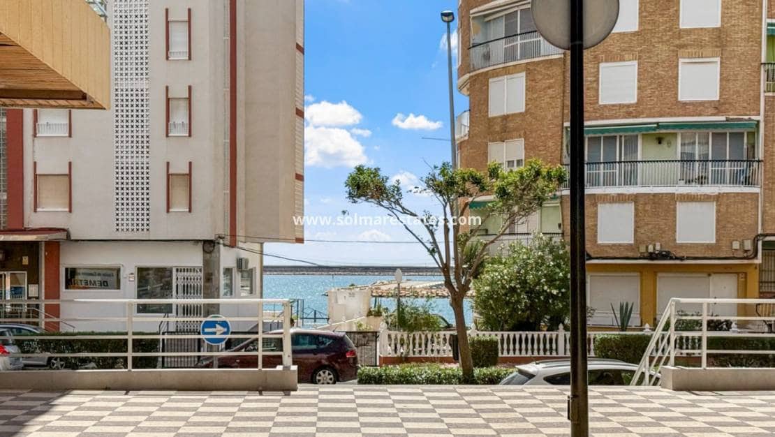 Apartamento de 3 habitaciones en Torrevieja en venta - 244.000 € (Ref: 9867674)