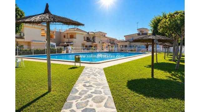 2 soveværelse Lejlighed til salg i Playa Flamenca, Orihuela med swimmingpool - € 185.000 (Ref: 9867676)