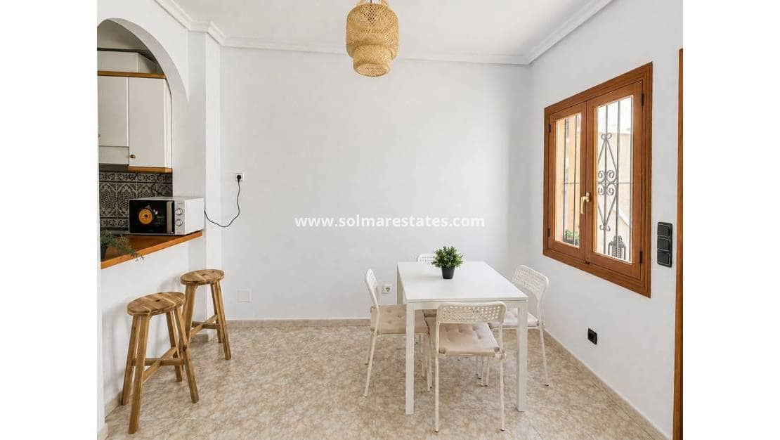 2 soveværelse Lejlighed til salg i Playa Flamenca med swimmingpool - € 185.000 (Ref: 9867676)