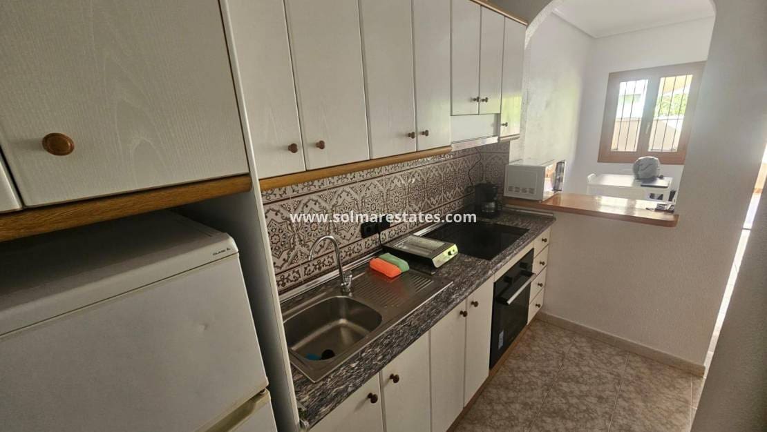 2 soveværelse Lejlighed til salg i Playa Flamenca med swimmingpool - € 185.000 (Ref: 9867676)