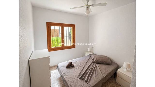 2 soveværelse Lejlighed til salg i Playa Flamenca, Orihuela med swimmingpool - € 185.000 (Ref: 9867676)