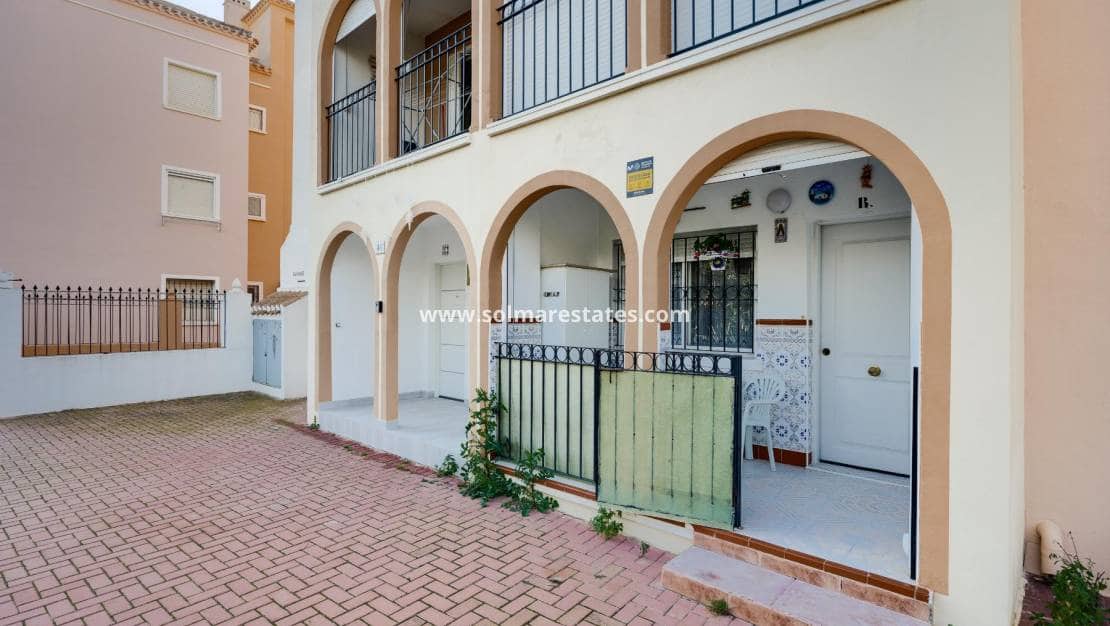 2 quarto Apartamento para venda em Torrevieja com piscina - 137 900 € (Ref: 9867677)