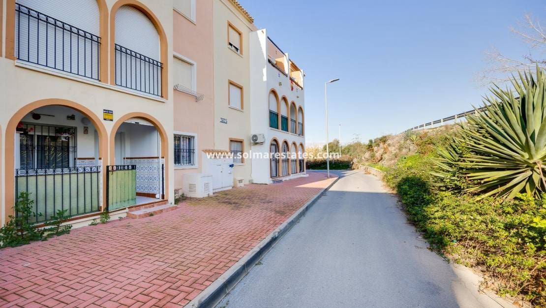 2 quarto Apartamento para venda em Torrevieja com piscina - 137 900 € (Ref: 9867677)