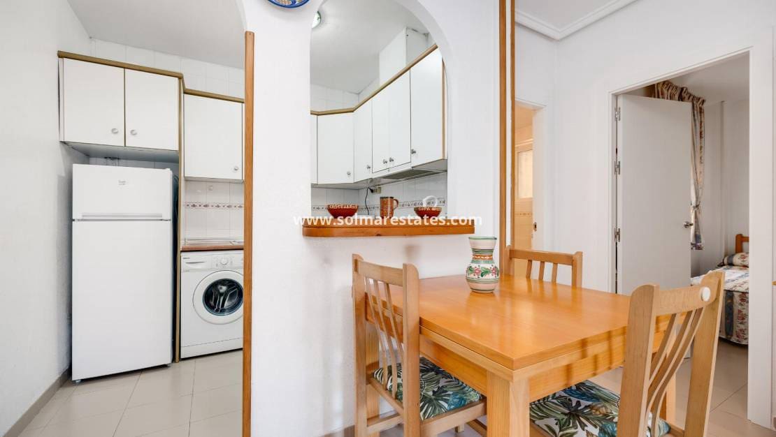 2 quarto Apartamento para venda em Torrevieja com piscina - 137 900 € (Ref: 9867677)