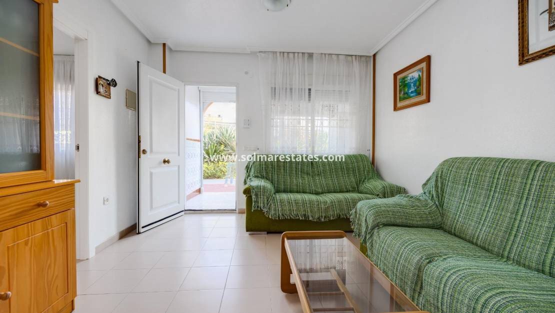 2 quarto Apartamento para venda em Torrevieja com piscina - 137 900 € (Ref: 9867677)