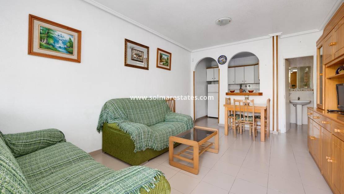 2 quarto Apartamento para venda em Torrevieja com piscina - 137 900 € (Ref: 9867677)