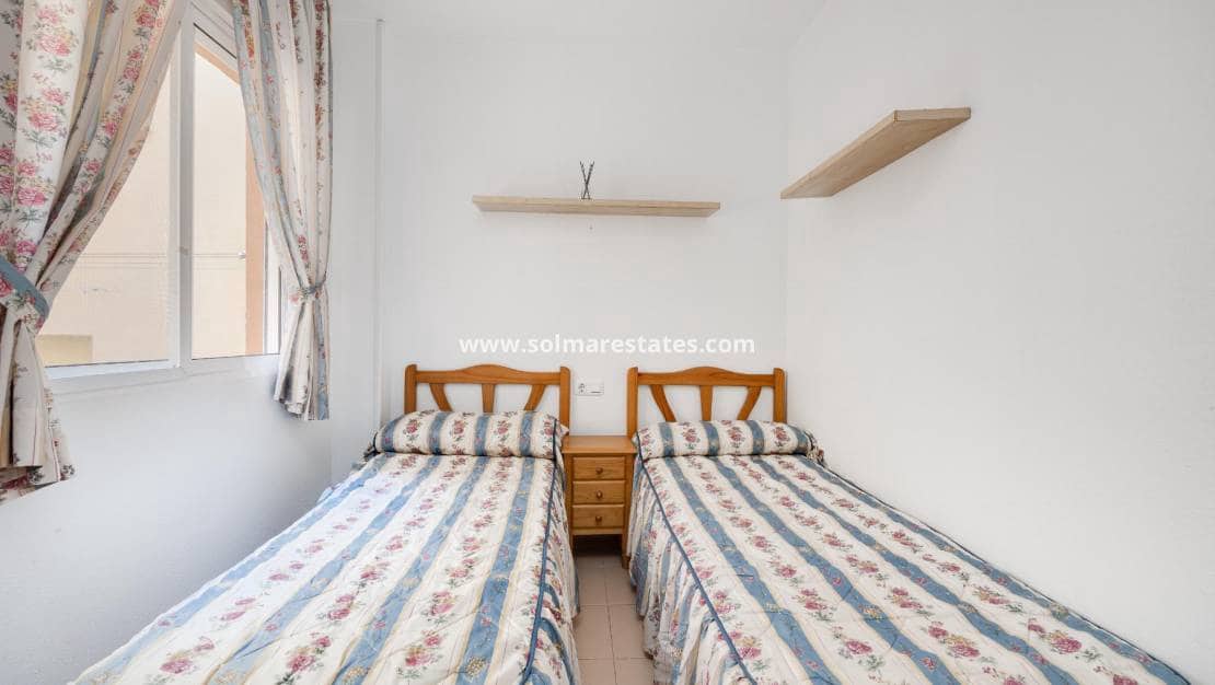 2 quarto Apartamento para venda em Torrevieja com piscina - 137 900 € (Ref: 9867677)