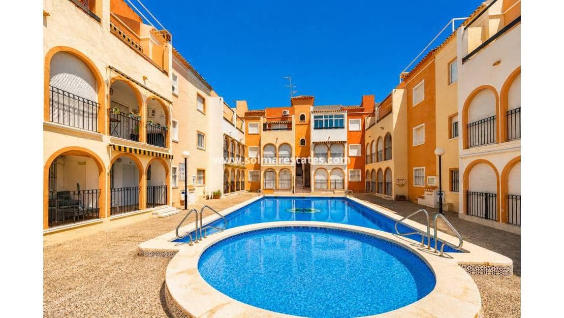 2 quarto Apartamento para venda em Torrevieja com piscina - 137 900 € (Ref: 9867677)