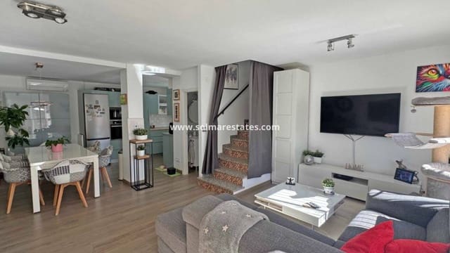 2 slaapkamer Halfvrijstaande villa te koop in Villamartin, Orihuela met zwembad - € 279.900 (Ref: 9867678)