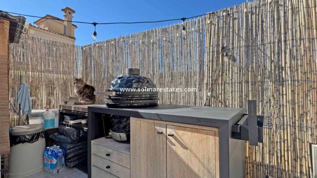 2 slaapkamer Halfvrijstaande villa te koop in Villamartin met zwembad - € 279.900 (Ref: 9867678)