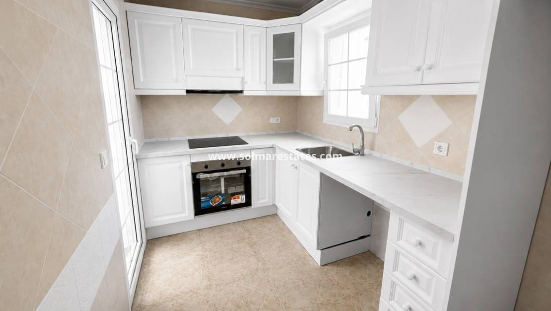 2 sypialnia Dom na sprzedaż w Playa Flamenca z basenem - 215 000 € (Ref: 9867679)