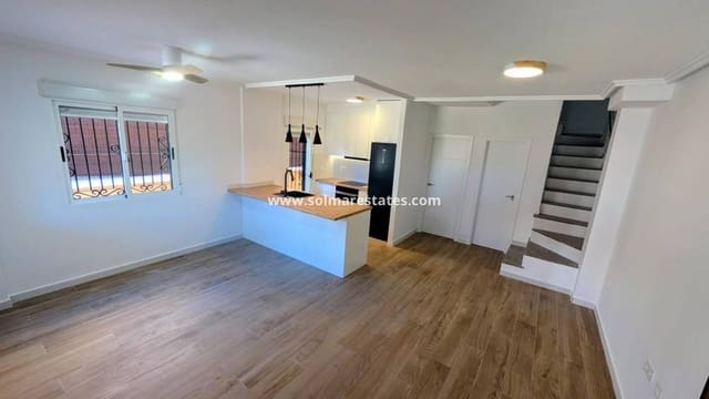 3 soveværelse Byhus til salg i Los Altos med swimmingpool - € 259.000 (Ref: 9867680)