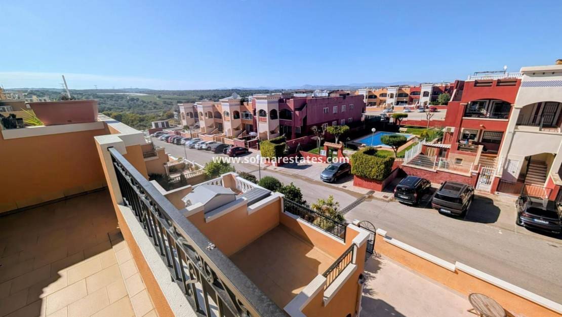 3 soveværelse Byhus til salg i Los Altos med swimmingpool - € 259.000 (Ref: 9867680)