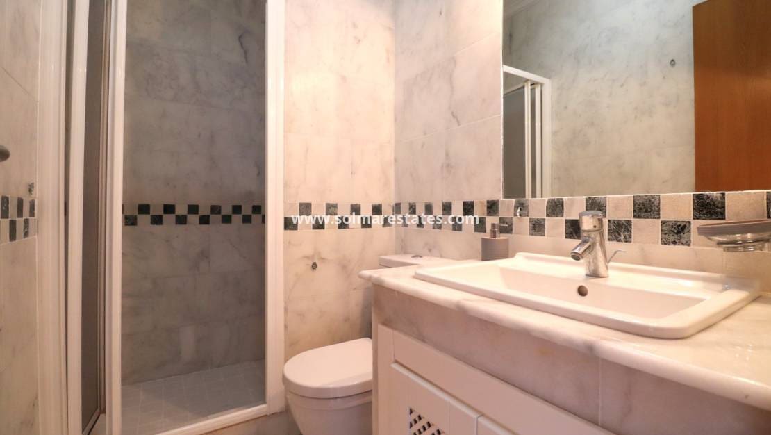 2 Zimmer Bungalow zu verkaufen in Algorfa mit Pool - 229.850 € (Ref: 9867799)