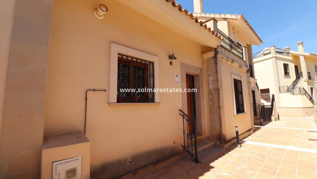 2 Zimmer Bungalow zu verkaufen in Algorfa mit Pool - 229.850 € (Ref: 9867799)
