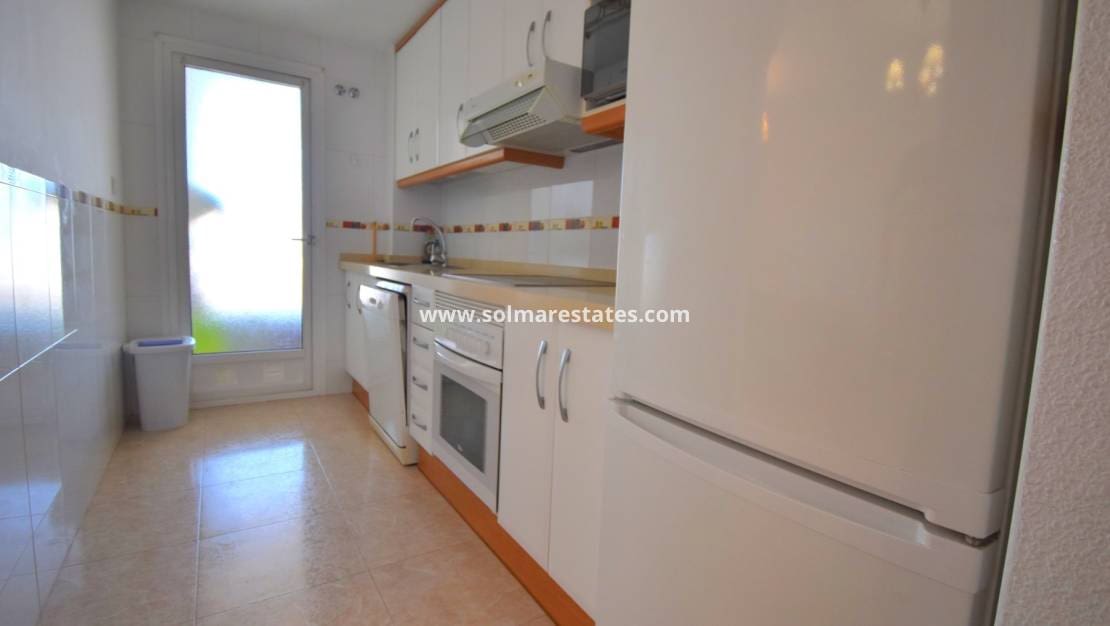 3 soveværelse Lejlighed til salg i Playa Flamenca med swimmingpool - € 240.000 (Ref: 9867800)