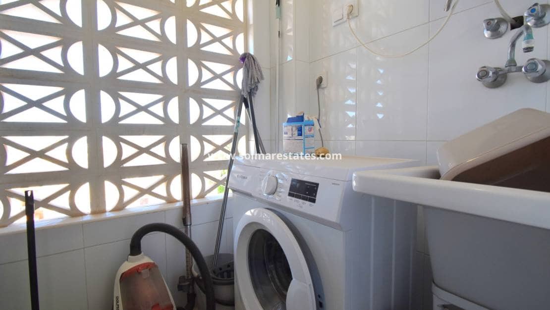 3 soveværelse Lejlighed til salg i Playa Flamenca med swimmingpool - € 240.000 (Ref: 9867800)
