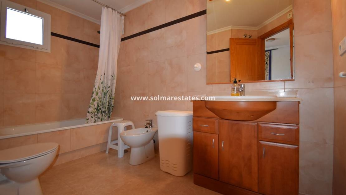 3 soveværelse Lejlighed til salg i Playa Flamenca med swimmingpool - € 240.000 (Ref: 9867800)