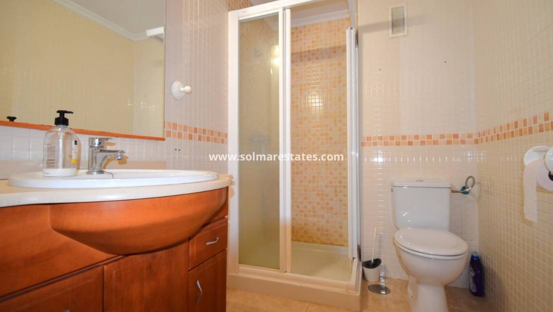 3 soveværelse Lejlighed til salg i Playa Flamenca med swimmingpool - € 240.000 (Ref: 9867800)