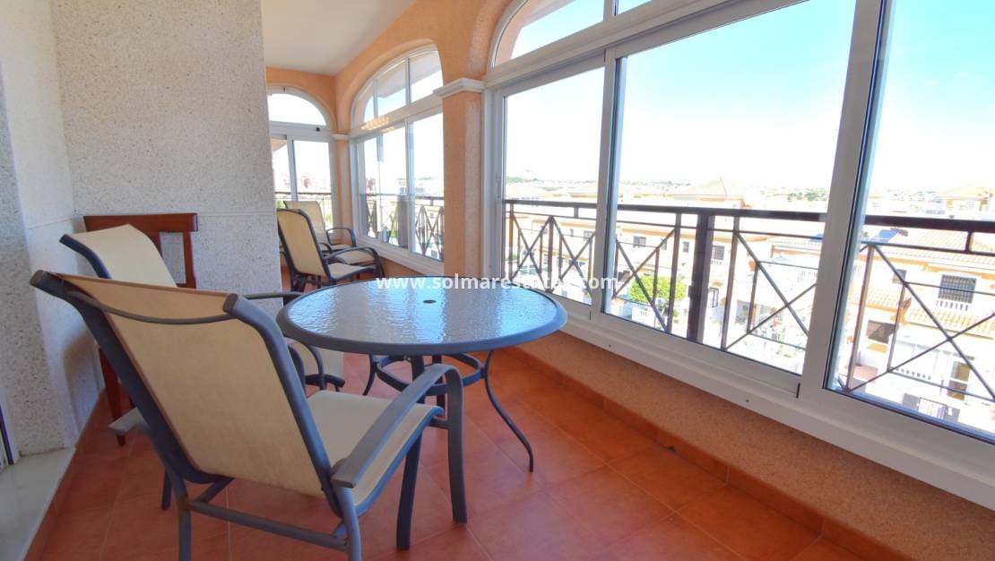 3 soveværelse Lejlighed til salg i Playa Flamenca med swimmingpool - € 240.000 (Ref: 9867800)