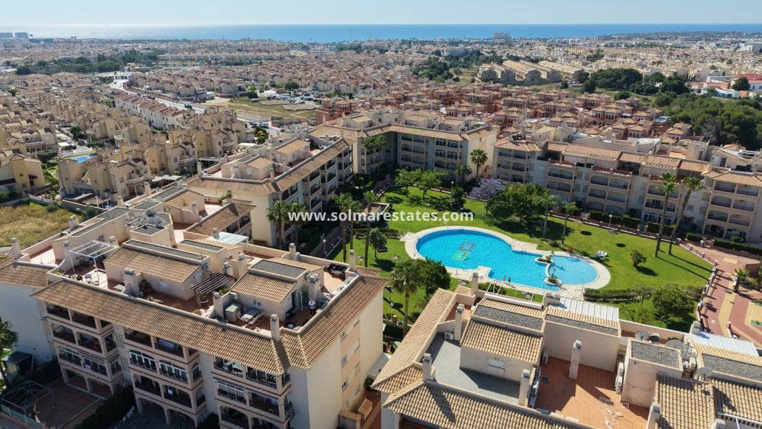 3 soveværelse Lejlighed til salg i Playa Flamenca med swimmingpool - € 240.000 (Ref: 9867800)