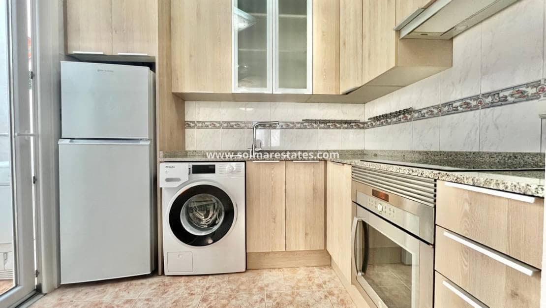 3 chambre Villa/Maison Semi-Mitoyenne à vendre à Playa Flamenca avec piscine - 229 000 € (Ref: 9872101)