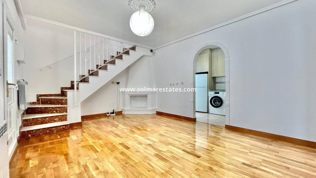 3 chambre Villa/Maison Semi-Mitoyenne à vendre à Playa Flamenca avec piscine - 229 000 € (Ref: 9872101)