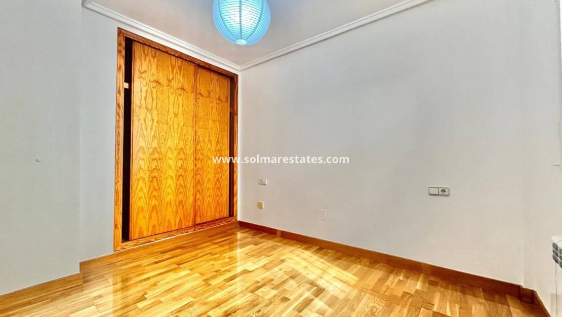 3 chambre Villa/Maison Semi-Mitoyenne à vendre à Playa Flamenca avec piscine - 229 000 € (Ref: 9872101)
