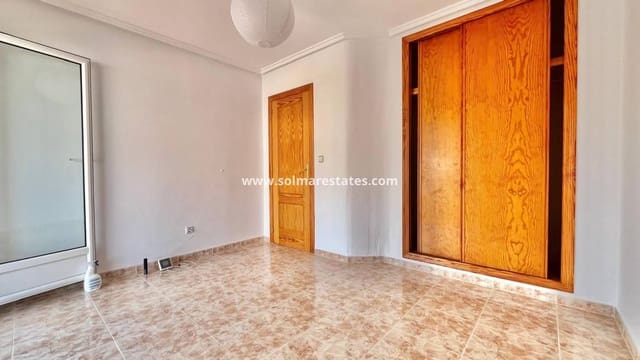 3 bedroom Semi-detached Villa for sale in Playa Flamenca, Orihuela with pool - € 229,000 (Ref: 9872101)