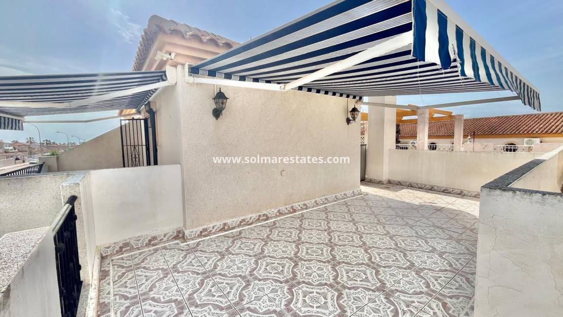 3 chambre Villa/Maison Semi-Mitoyenne à vendre à Playa Flamenca avec piscine - 229 000 € (Ref: 9872101)