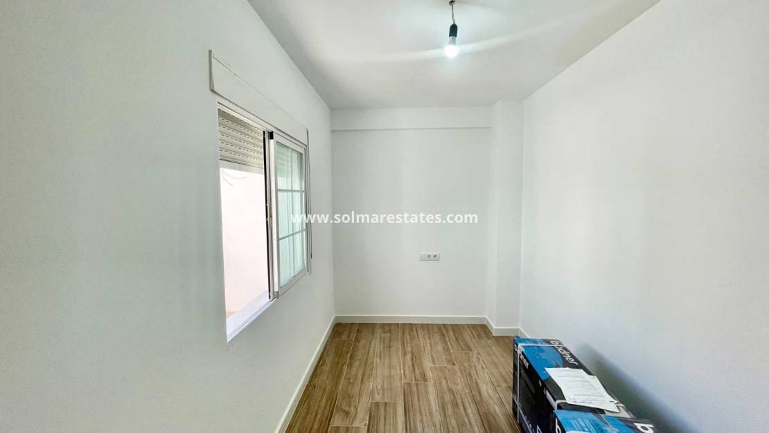 3 bedroom Townhouse for sale in Daya Vieja - € 165,900 (Ref: 9872391)