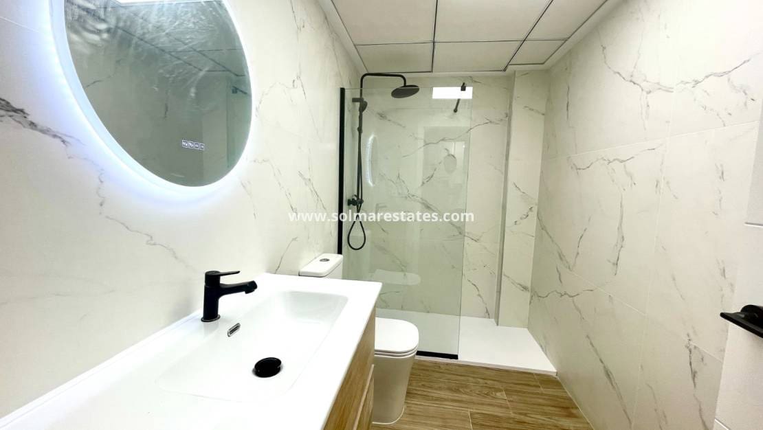 3 bedroom Townhouse for sale in Daya Vieja - € 165,900 (Ref: 9872391)