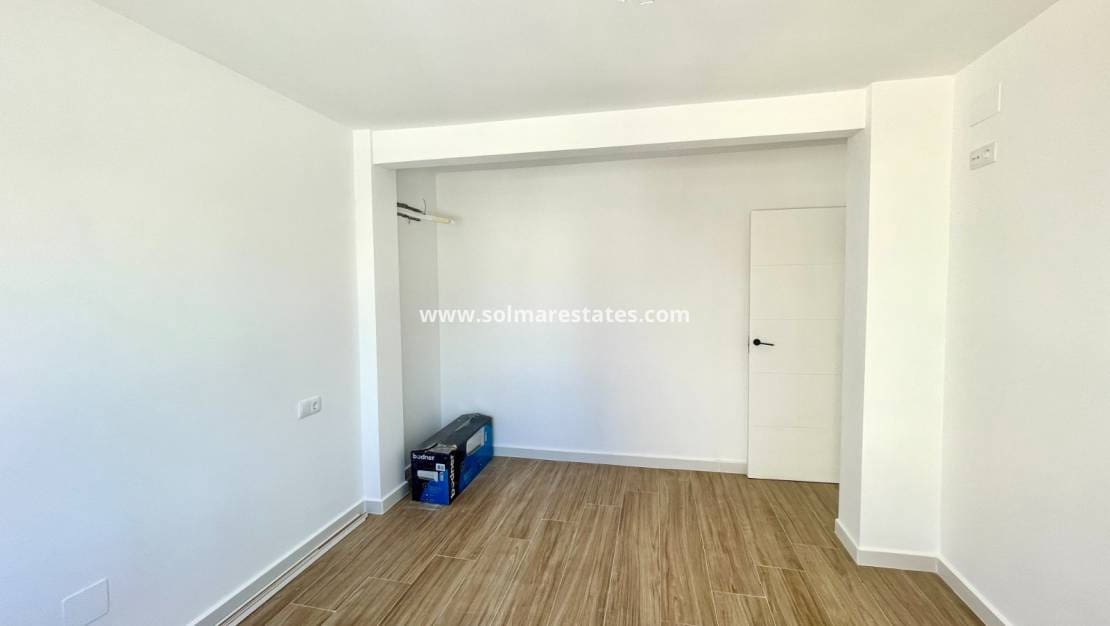 3 bedroom Townhouse for sale in Daya Vieja - € 165,900 (Ref: 9872391)