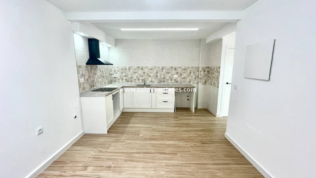 3 bedroom Townhouse for sale in Daya Vieja - € 165,900 (Ref: 9872391)