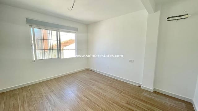 3 bedroom Townhouse for sale in Daya Vieja - € 165,900 (Ref: 9872391)