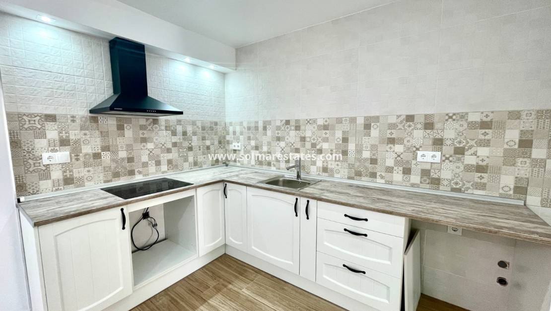 3 bedroom Townhouse for sale in Daya Vieja - € 165,900 (Ref: 9872391)