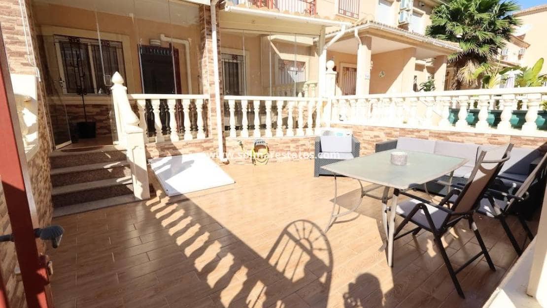 3 chambre Maison de Ville à vendre à Playa Flamenca avec piscine - 285 000 € (Ref: 9872394)