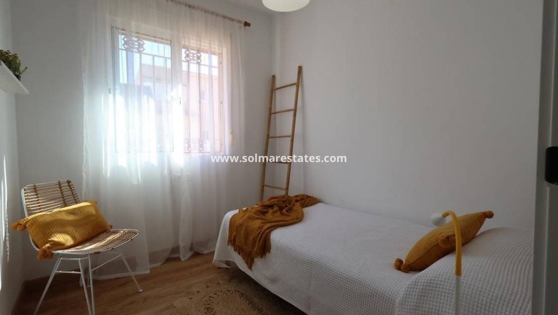3 chambre Maison de Ville à vendre à Playa Flamenca avec piscine - 285 000 € (Ref: 9872394)