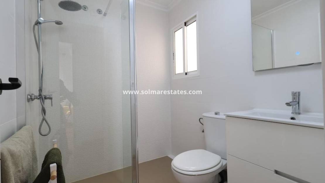 3 chambre Maison de Ville à vendre à Playa Flamenca avec piscine - 285 000 € (Ref: 9872394)