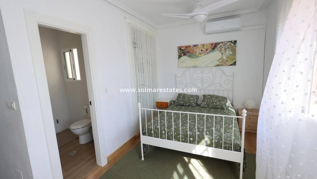3 chambre Maison de Ville à vendre à Playa Flamenca avec piscine - 285 000 € (Ref: 9872394)