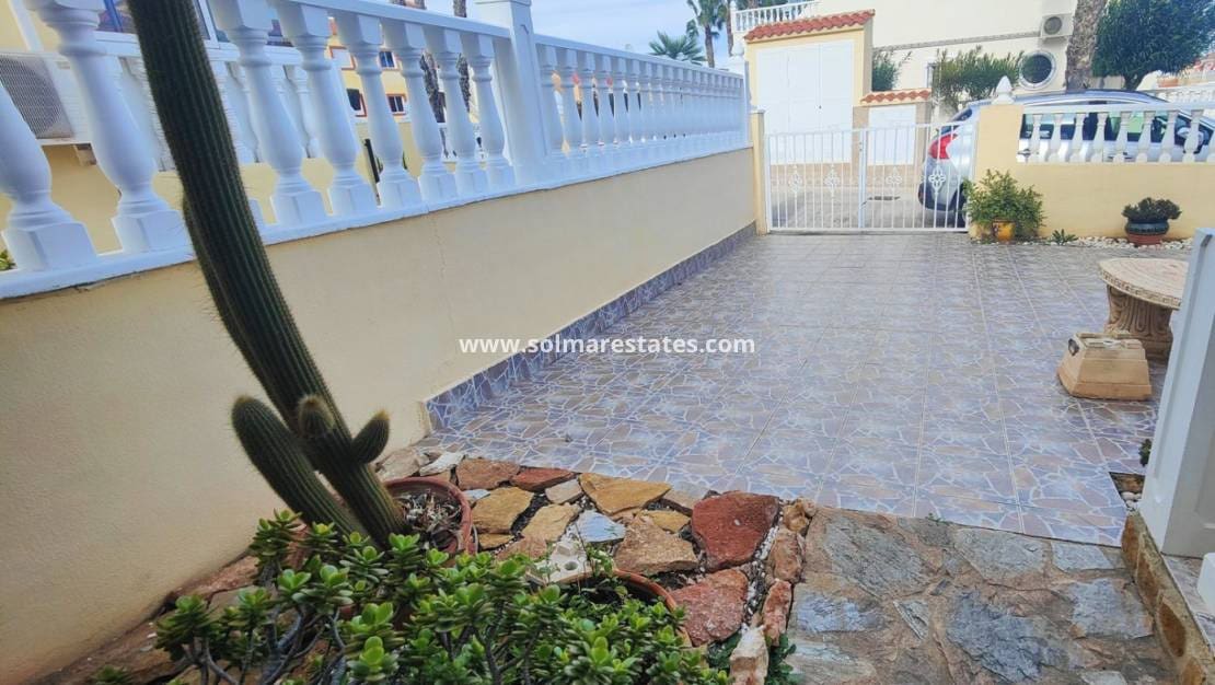 2 camera da letto Villetta Bifamiliare in vendita in Cabo Roig con piscina - 199.990 € (Rif: 9872395)